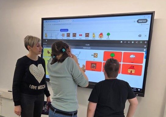 Učimo komunicirati simbolima – poticanje komunikacije kroz priče i medijsku kulturu