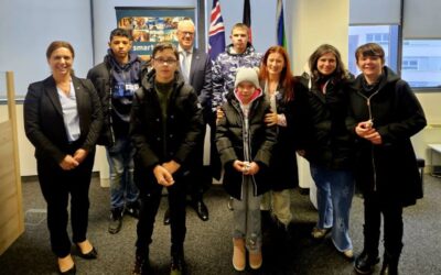 Dostava keremičkih suvenira učenika australskoj ambasadi